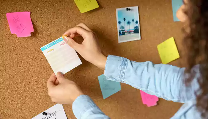 Six Ways You Can Benefit From Creating A Vision Board At Work or Home: Get Creative And Harness Your Inner Power To Achieve Your Goals!